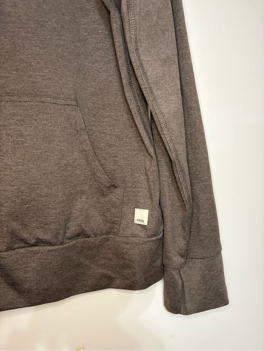 Vuori Chocolate Brown  Halo Performance Hoodie 2.0 size L - Picture 3 of 6